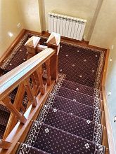 Круглый полушерстяная ковровая дорожка CLASSIC brown с укладкой на лестницу